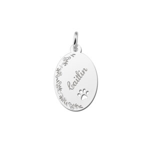 Pootje in zilveren hanger met je naam graveren. - Names4ever