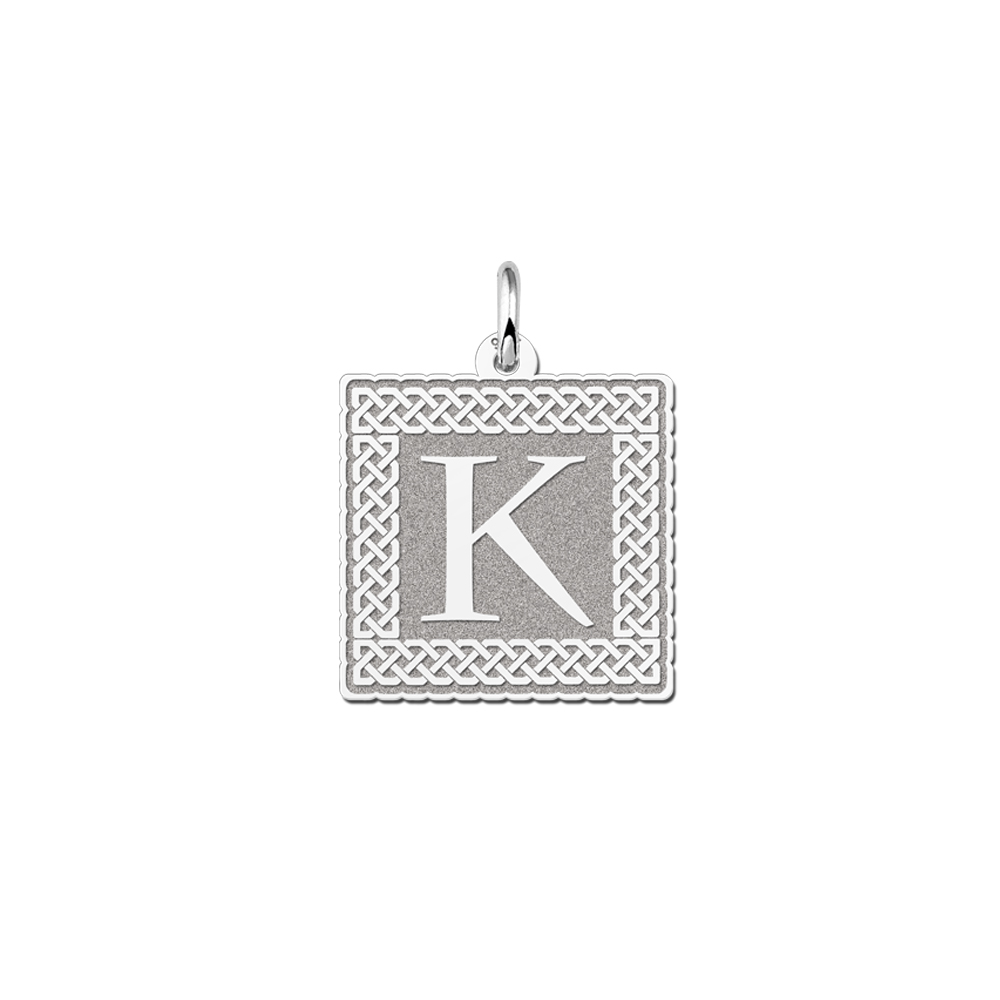 Names4ever Vierkante Ornamentele Rand Letter Hanger
