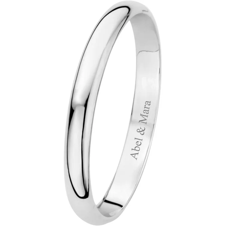Zilveren armband graveren